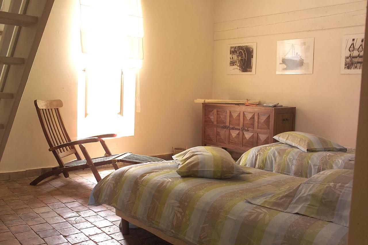 Demeure De Digoine "Chambre D'Hotes" Bourg-Saint-Andéol Esterno foto